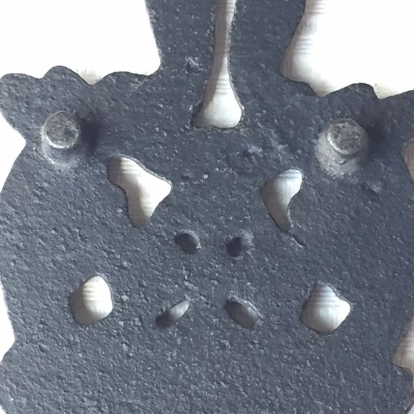 Small Cast Iron Metal Trivet Wall Hanging Decor Spoon Rest Floral Flower Vintage - Picture 10 of 12